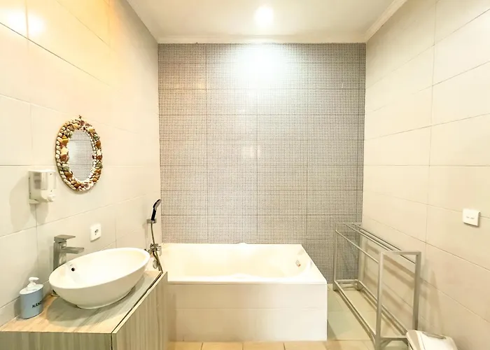 Ratu Deandra By Lensa Hospitality Villa *